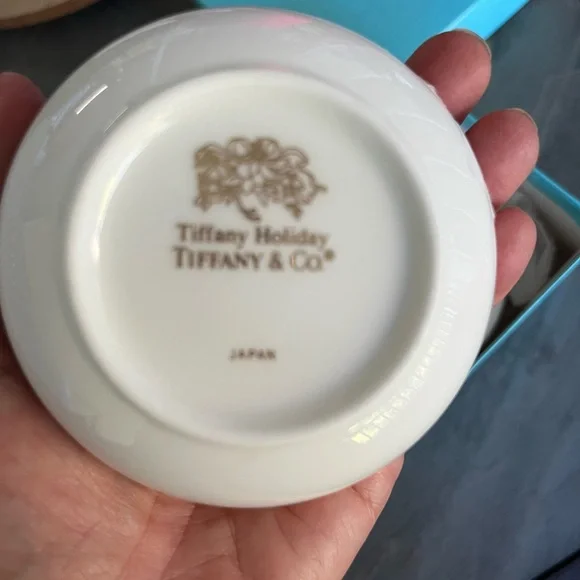 Tiffany & Co. White and Gold Ornament Box - Picture 6 of 7